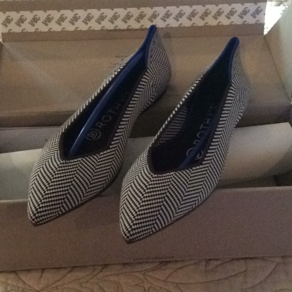 Roth’s ladies size 6.